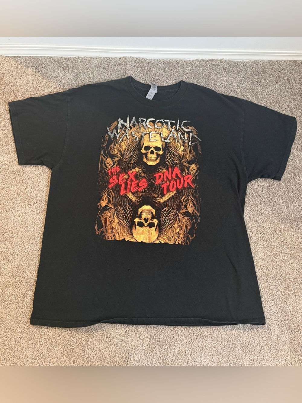 Y2K narcotic wasteland band tee heavy metal rock skull vintage grunge